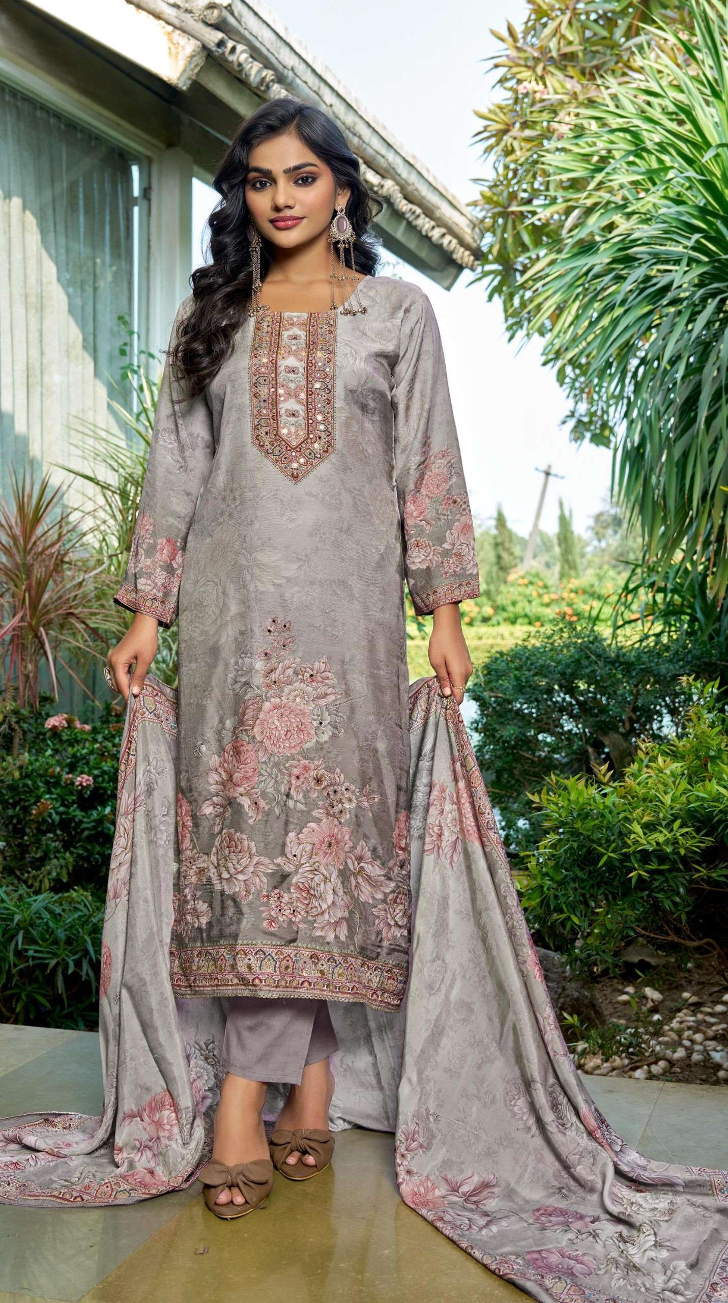 DESIGN NO. AT - 201 (ABCD) BY AMRUTVELA